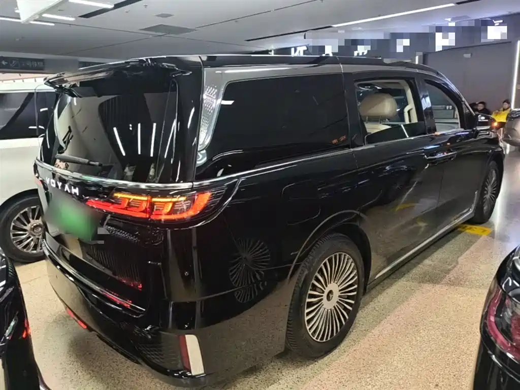 Voyah Auto Voyah Dreamer 2025 Model PHEV 4WD Excellent QianKun Edition фото 5