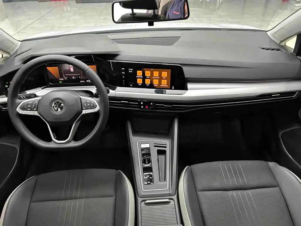 Volkswagen Golf 2023 280TSI DSG Pro фото 2