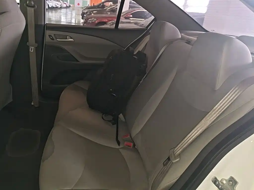 Chevrolet Sail 2015 Sail 3 1.5L Manual Ideal Sunroof Edition фото 17