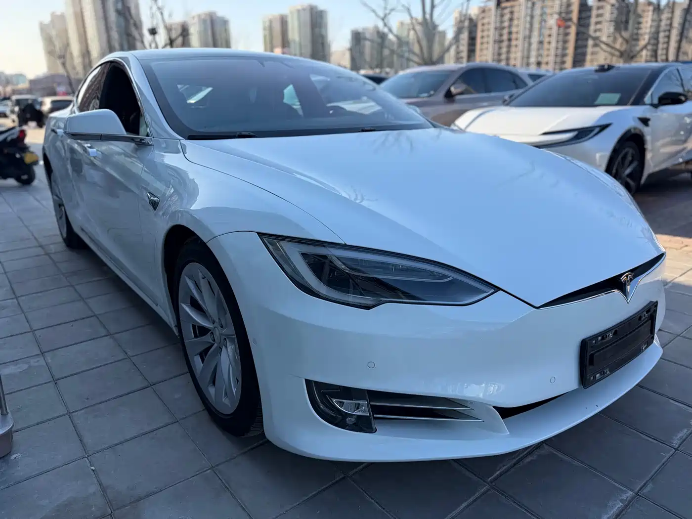 TESLA MODEL S