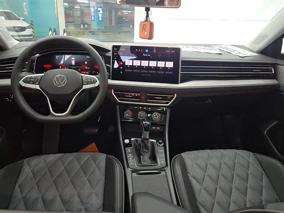 Volkswagen Sagitar 2023 300TSI DSG Surpassing Edition фото 12