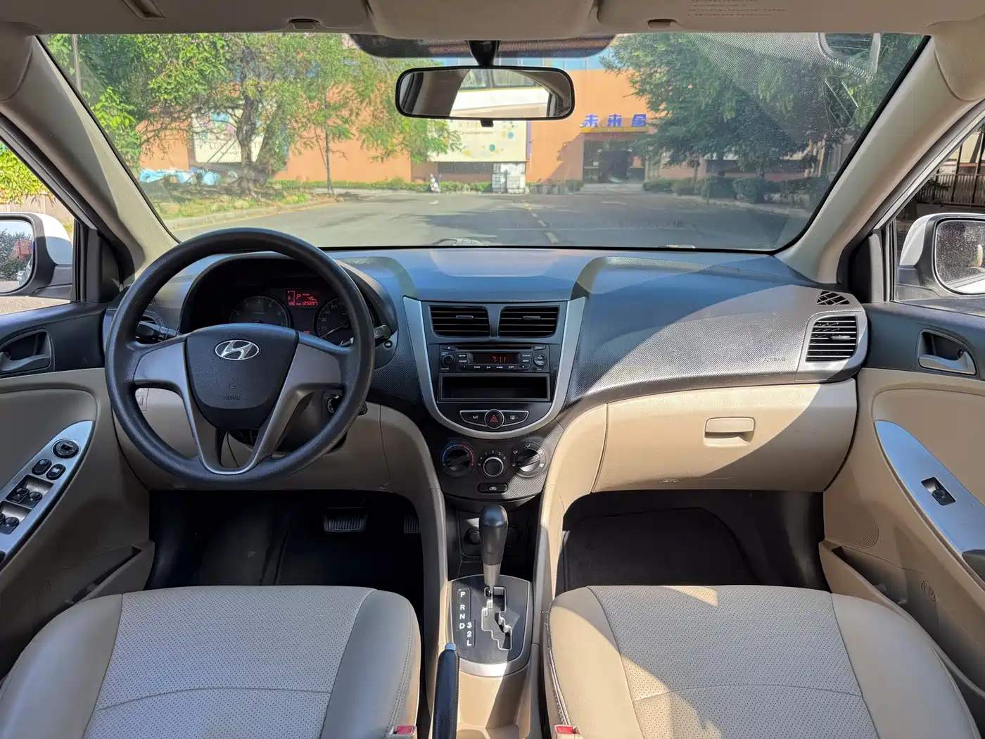 Hyundai Verna 2014 1.4L Automatic Smart GLS фото 15