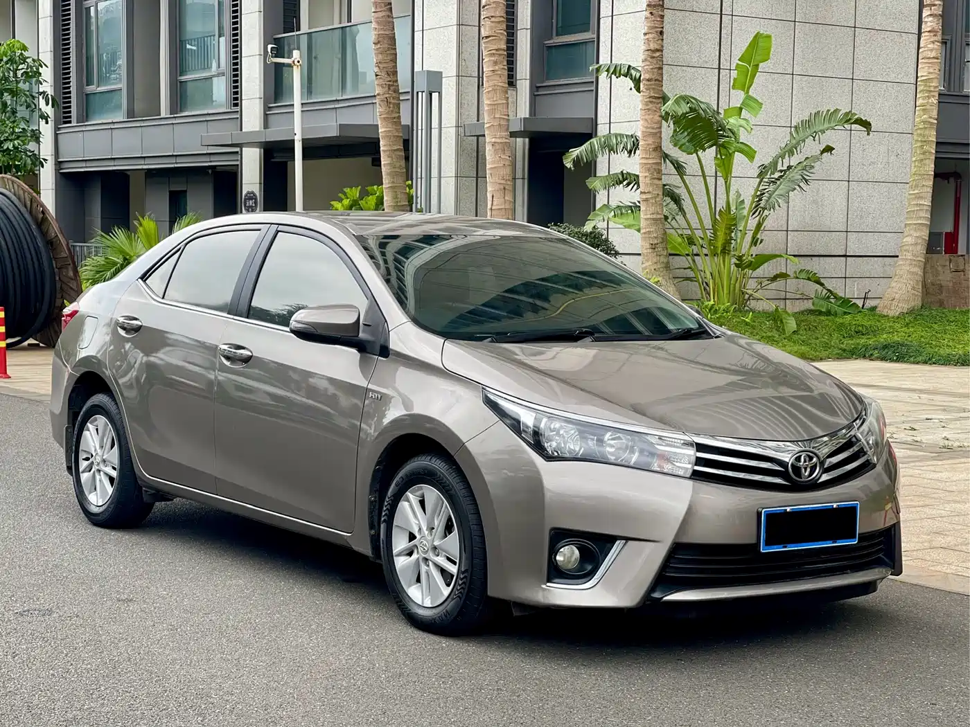 Toyota Corolla 2014 1.6L CVT GL-i фото 3