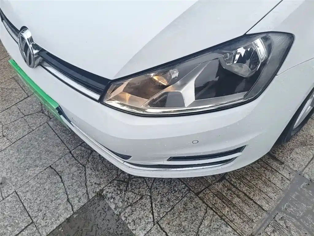 Volkswagen Golf 2016 1.6L Automatic Comfort фото 24