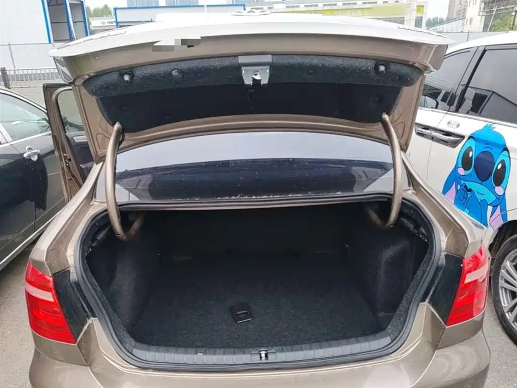 Volkswagen Bora 2015 Quality Edition 1.6L Manual Fashion фото 19