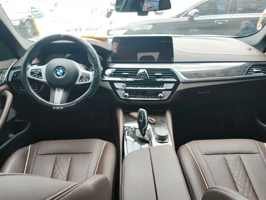 BMW 5-SERIES