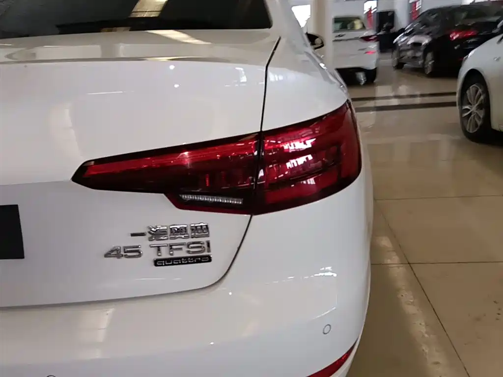 Audi A4L 2017 45 TFSI quattro Style Edition фото 8