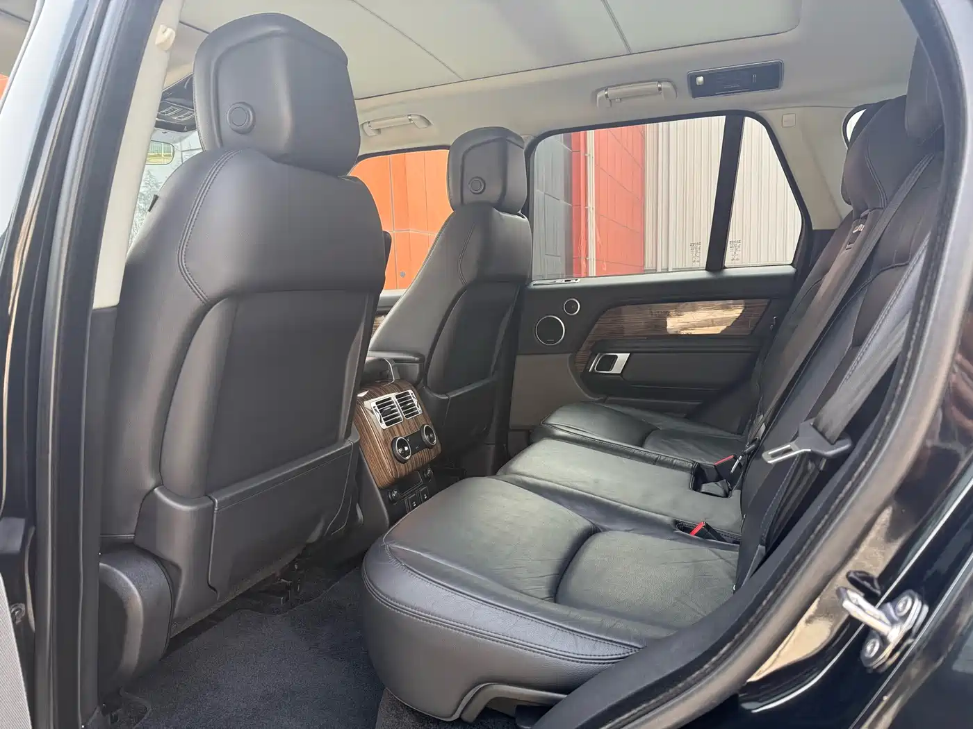 Land Rover Range Rover 2018 3.0 SC V6 Golden Age Edition фото 5