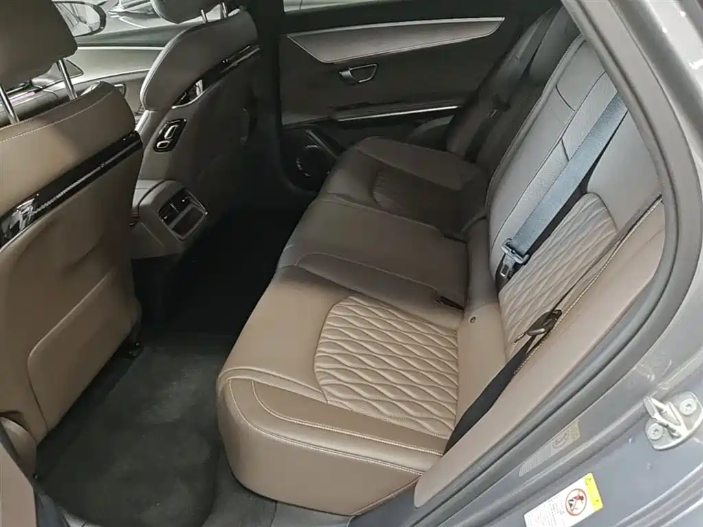 BYD Han 2022 DM-i 121KM Premium фото 17