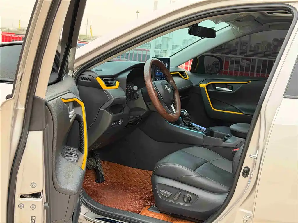 Toyota Wildlander 2022 2.0L CVT AWD Luxury PLUS Edition фото 7