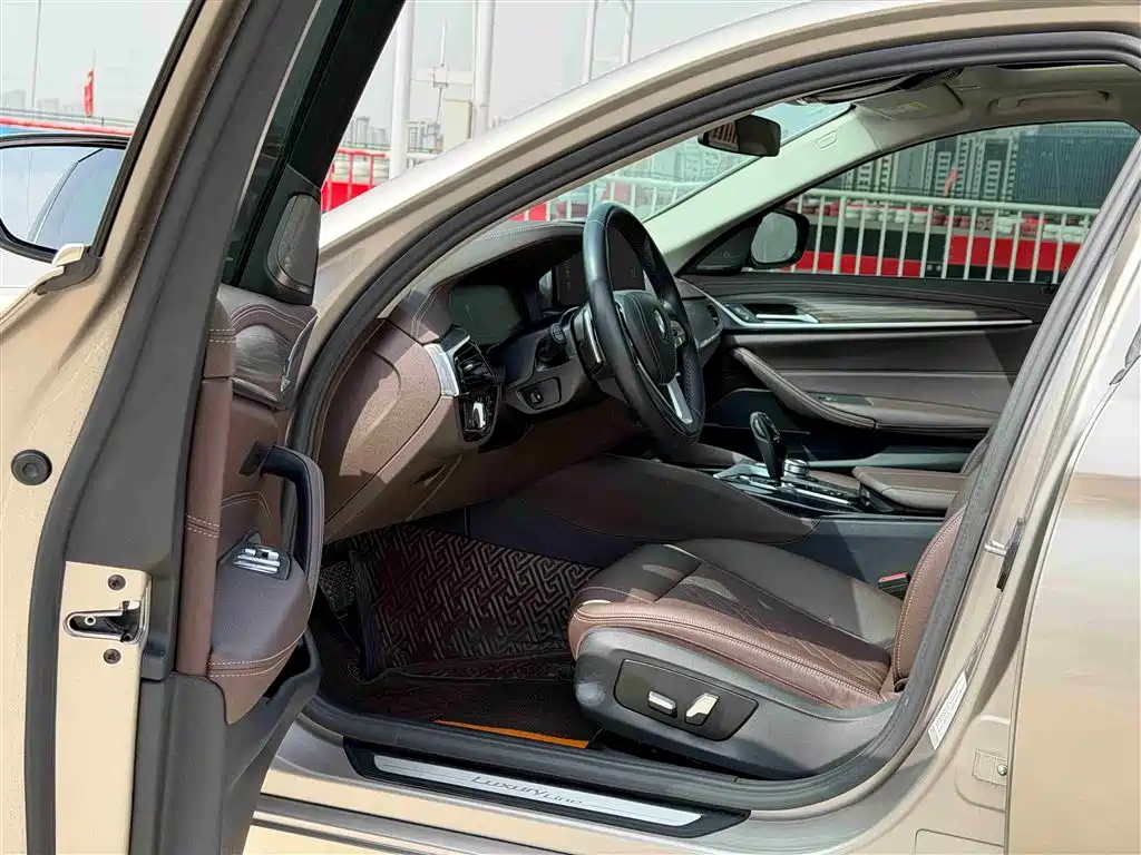 BMW 5 Series 2022 530Li Leading Luxury Package фото 7