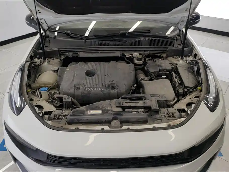 Lynk & Co 03 2019 2.0TD Auto Power Version фото 10