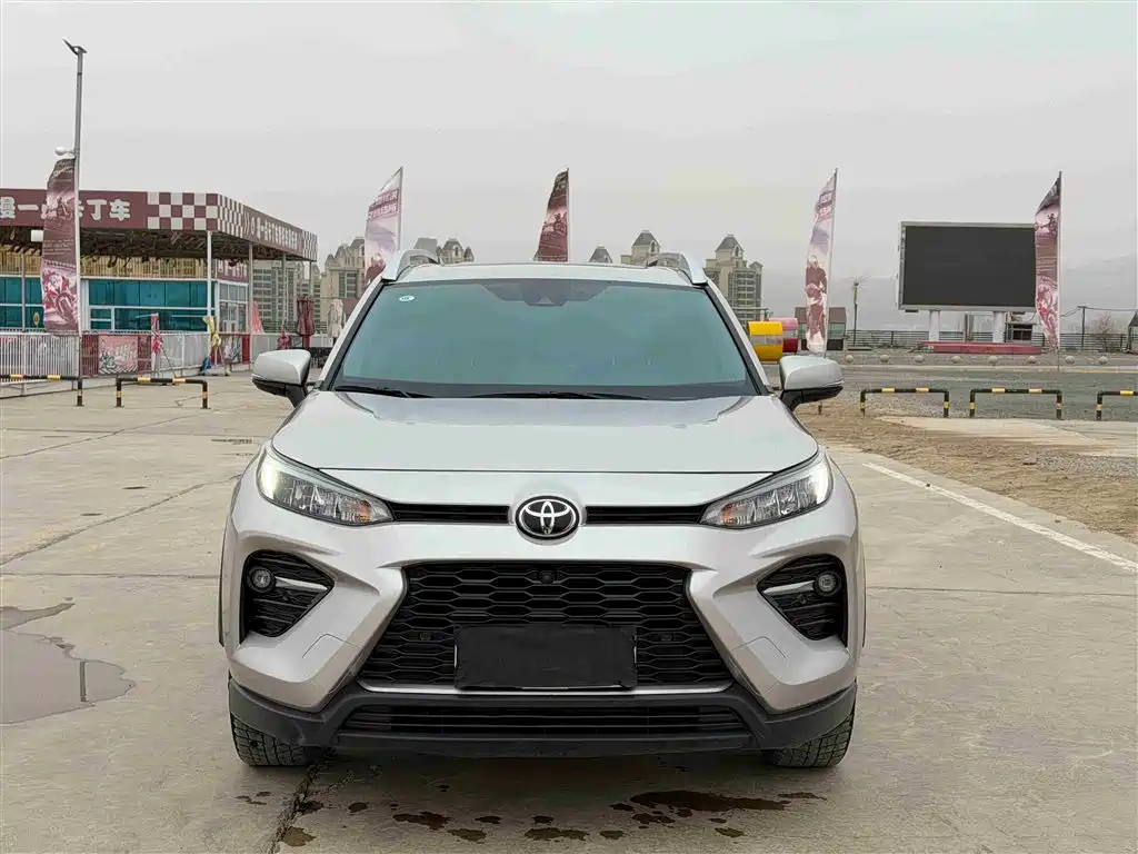 Toyota Wildlander 2022 2.0L CVT AWD Luxury PLUS Edition фото 2