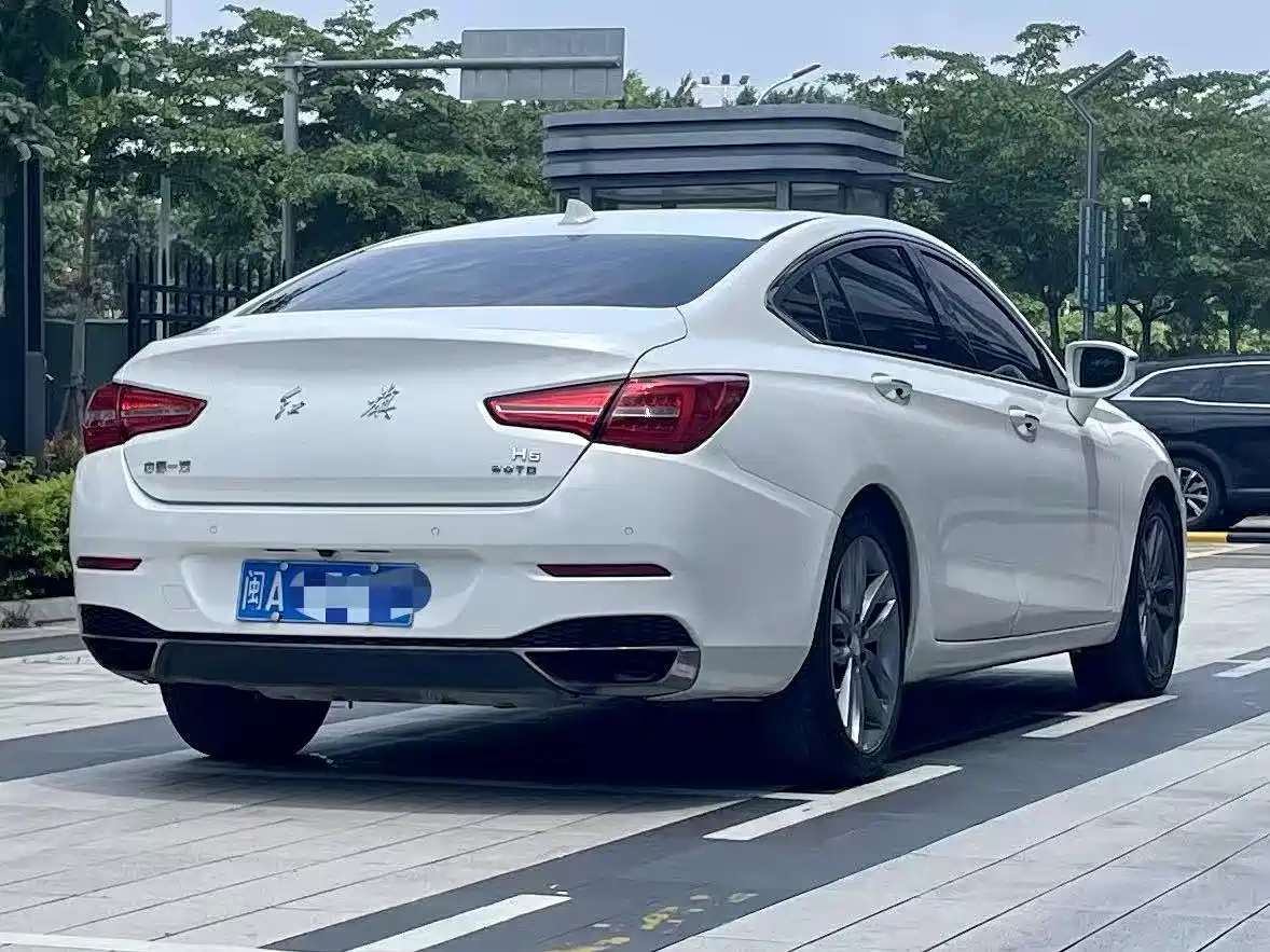 Hongqi H5 2018 30TD Smart Connected Royal Edition фото 9
