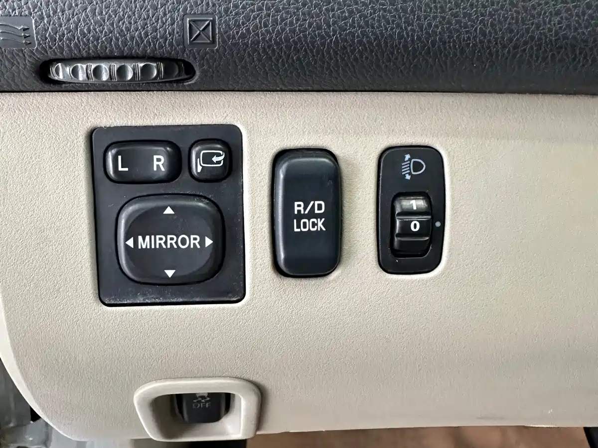 Mitsubishi Pajero Sport 2013 3.0L Automatic 4WD Flagship фото 23