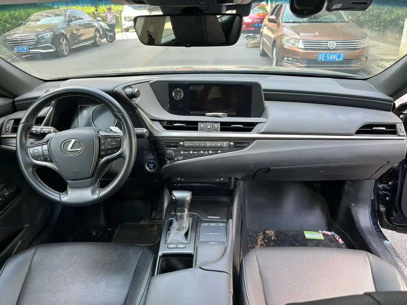 Lexus ES 2018 300h Excellence Edition China V фото 9