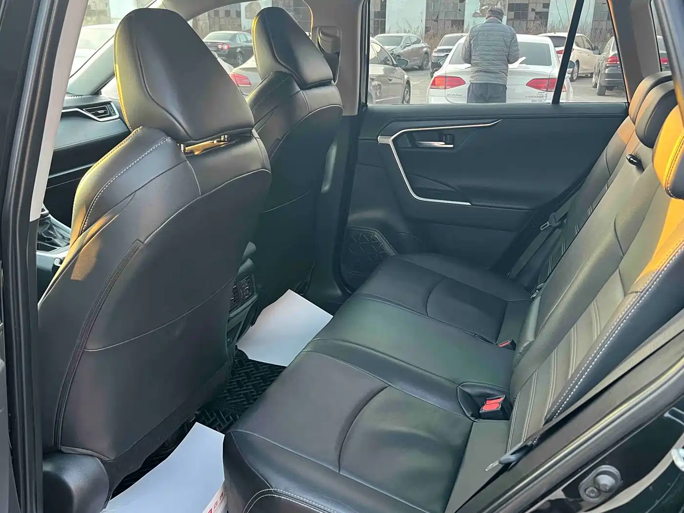 Toyota Wildlander 2022 2.0L CVT FWD Luxury Edition фото 8