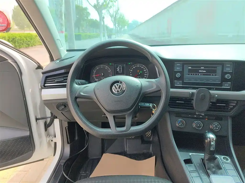 Volkswagen Bora 2019 1.5L Auto Fashion Model фото 11