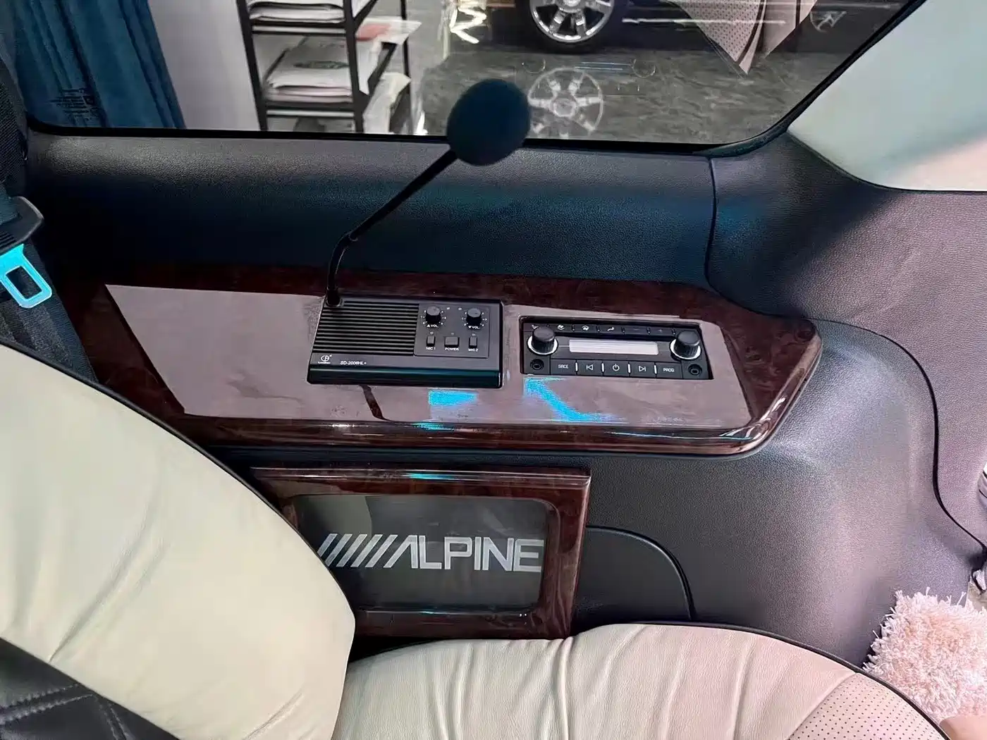Cadillac Escalade 2013 6.2L ESV Platinum Extended фото 24