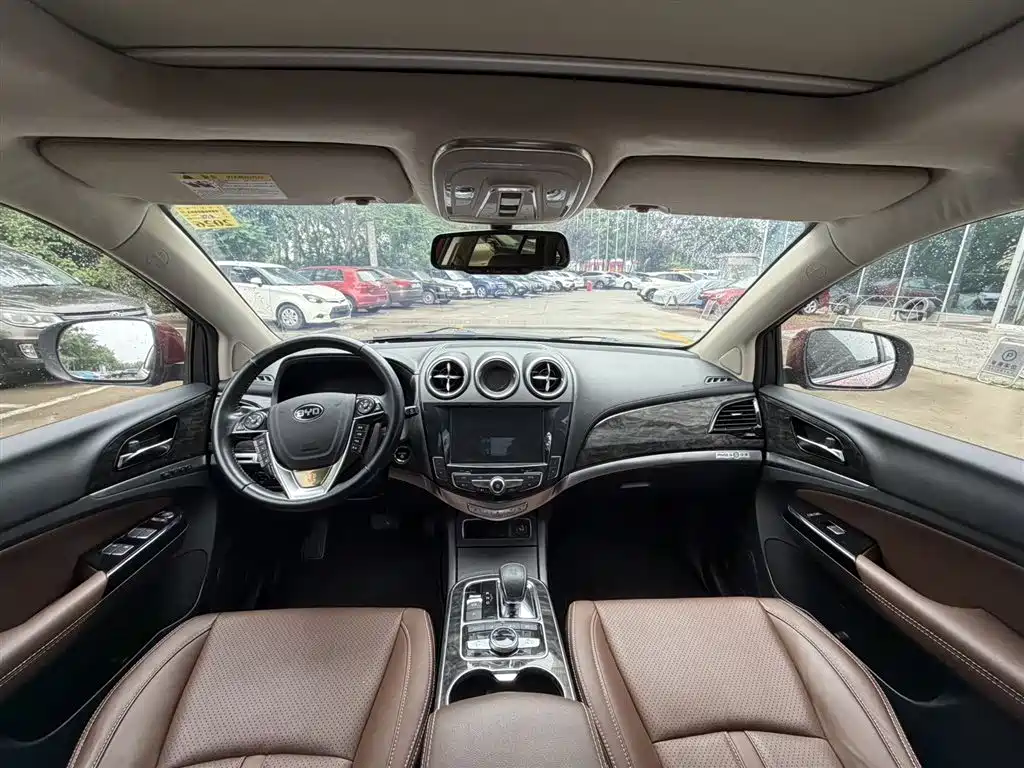 BYD Tang New Energy 2015 2.0T 4WD Flagship фото 7