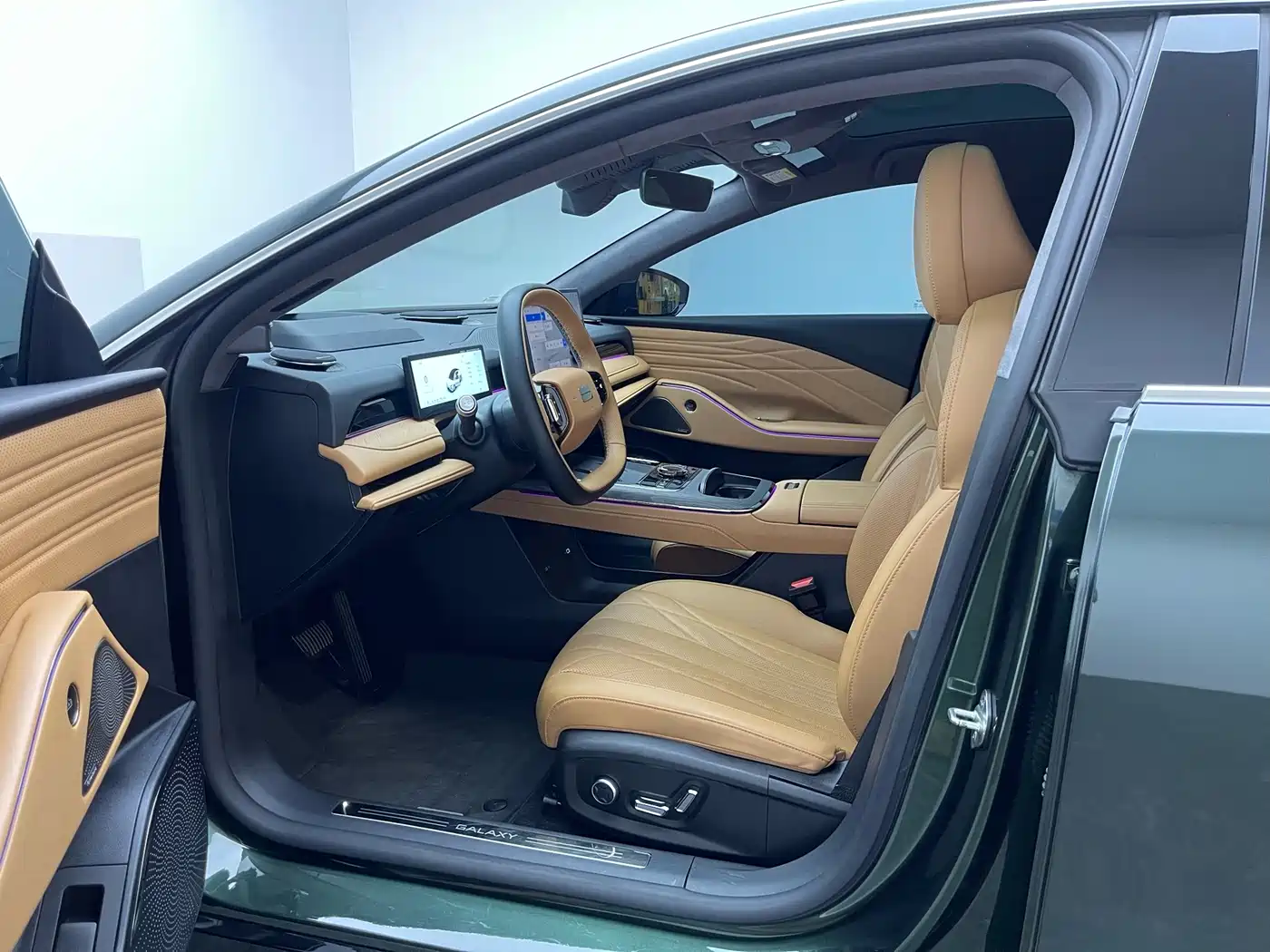 Geely Galaxy Galaxy Xingyao 8 2025 130km EM-P Starship Edition фото 11