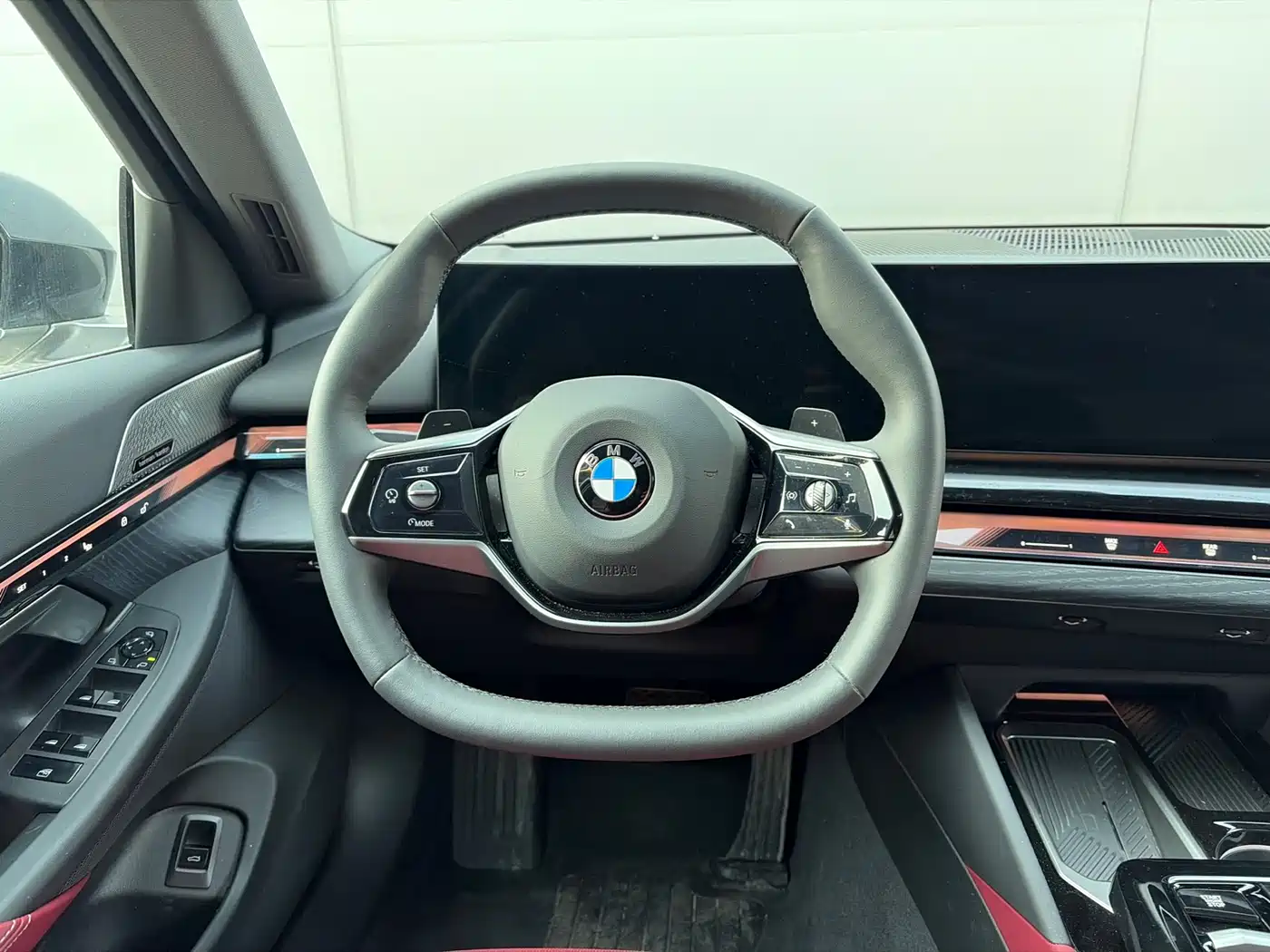 BMW 5 Series 2025 530Li Leading Luxury Package фото 12