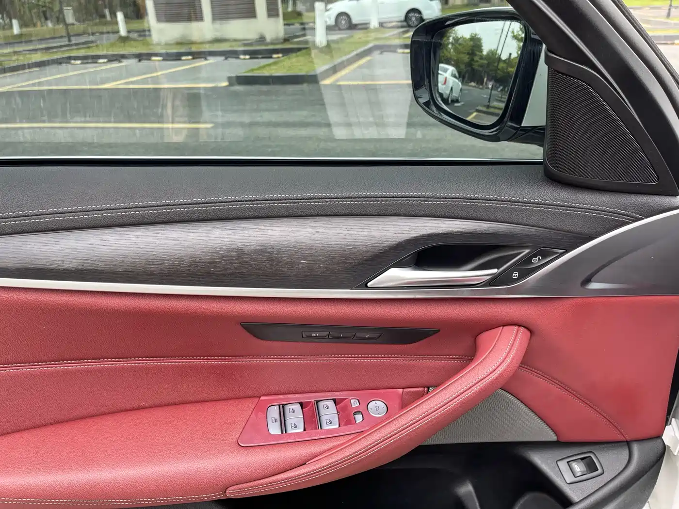 BMW 5 Series 2023 530Li Leading M Sport Package фото 11