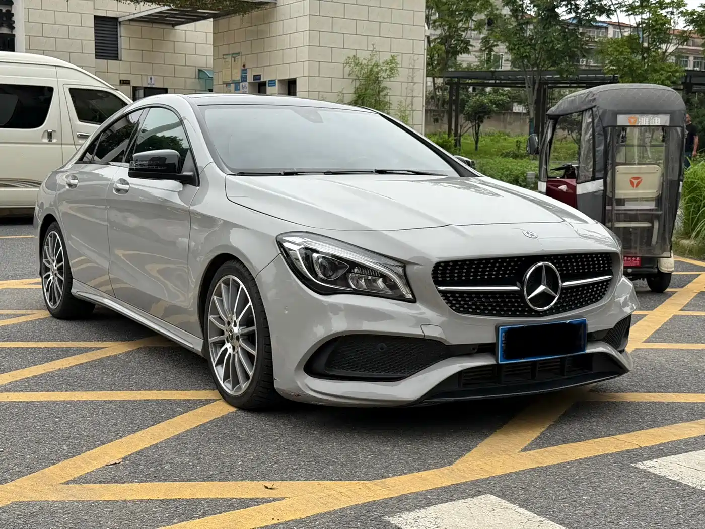 Mercedes-Benz CLA (Import) 2018 CLA 220 4MATIC фото 3