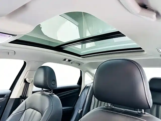 Volkswagen Passat 2022 330TSI Elite Edition фото 14