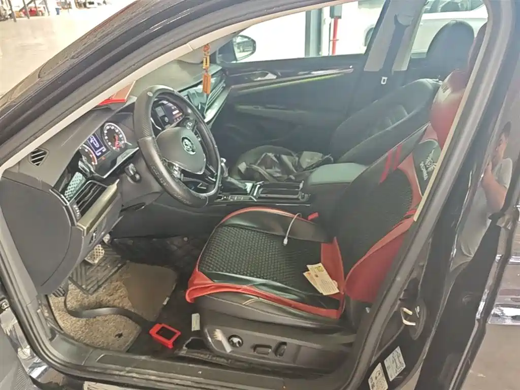 Volkswagen Passat 2019 330TSI Elite Version China VI фото 15