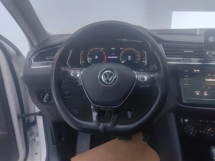 Volkswagen Tiguan L 2021 330TSI Automatic 2WD Smart фото 15