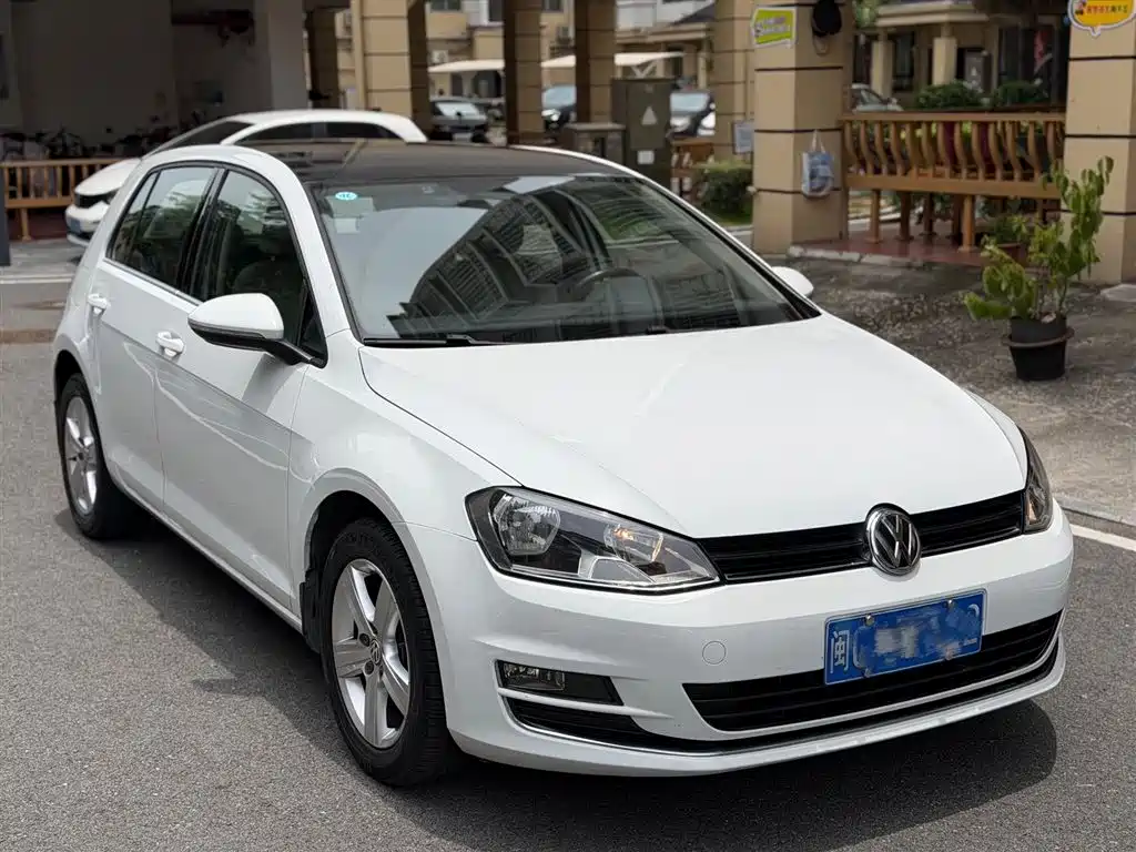 Volkswagen Golf 2016 230TSI Automatic Comfort фото 3