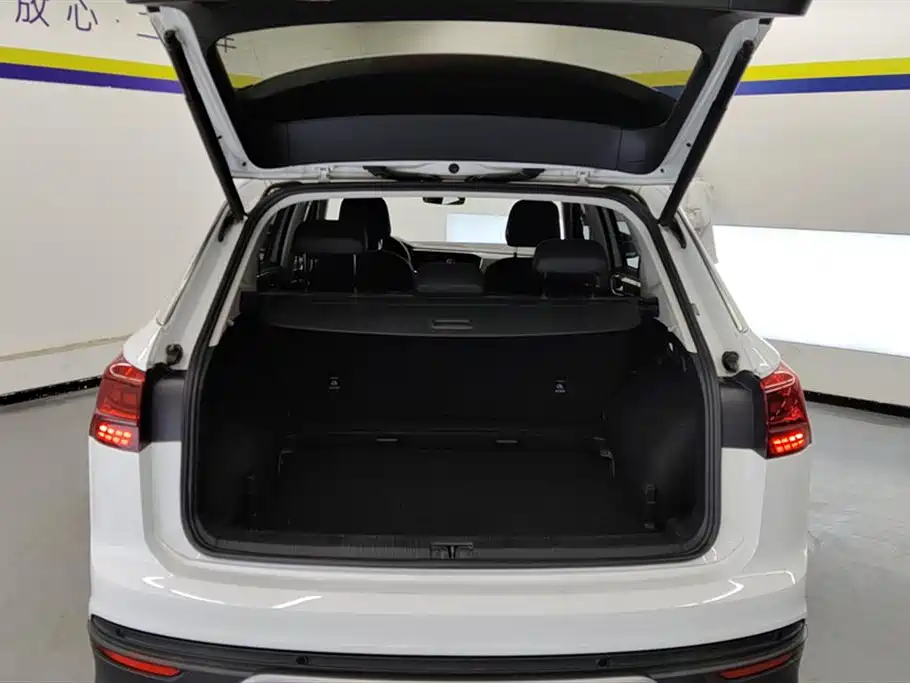 Volkswagen Tayron 2022 280TSI 2WD Luxury Smart Connect Edition фото 4