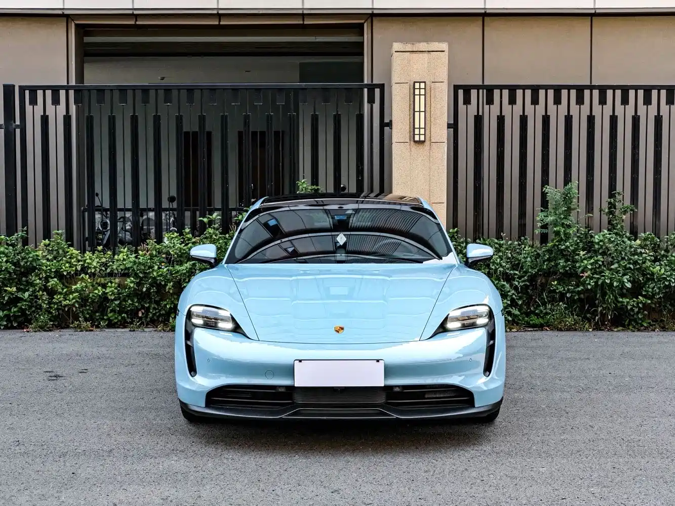 Porsche Taycan 2020 Taycan фото 2