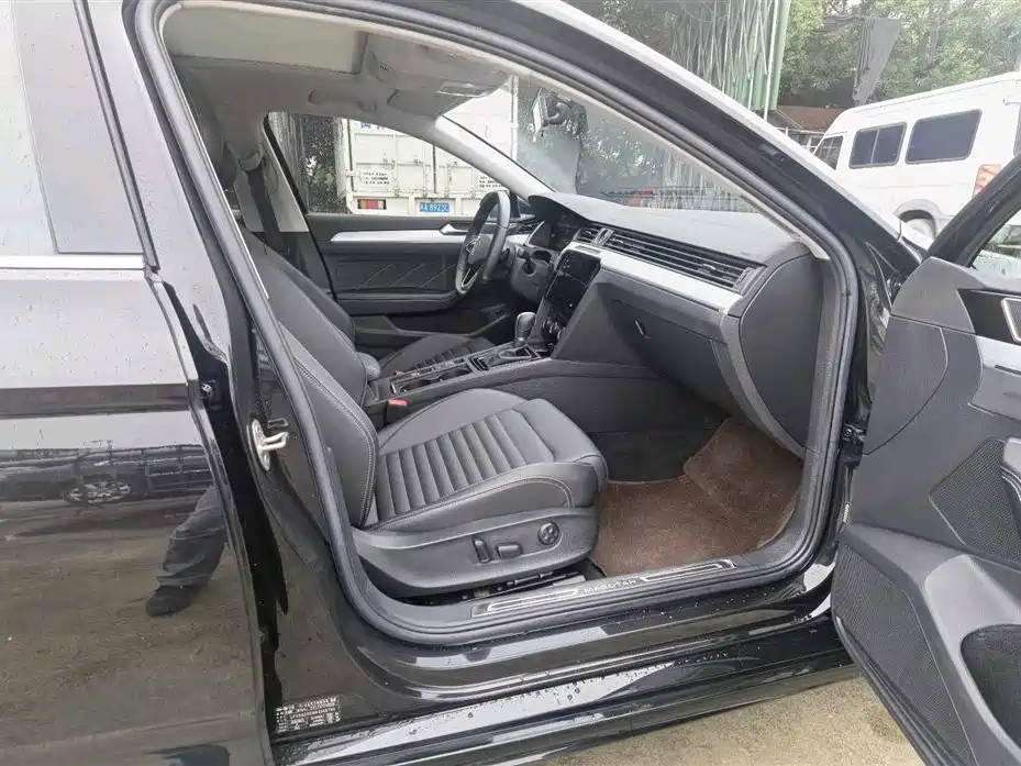 Volkswagen Magotan 2023 2 Million Units Commemorative Edition 280TSI DSG Comfort фото 12