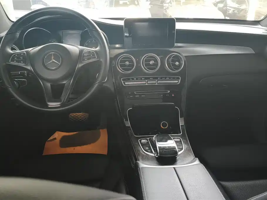 Mercedes-Benz GLC 2016 GLC 260 4MATIC Luxury фото 12