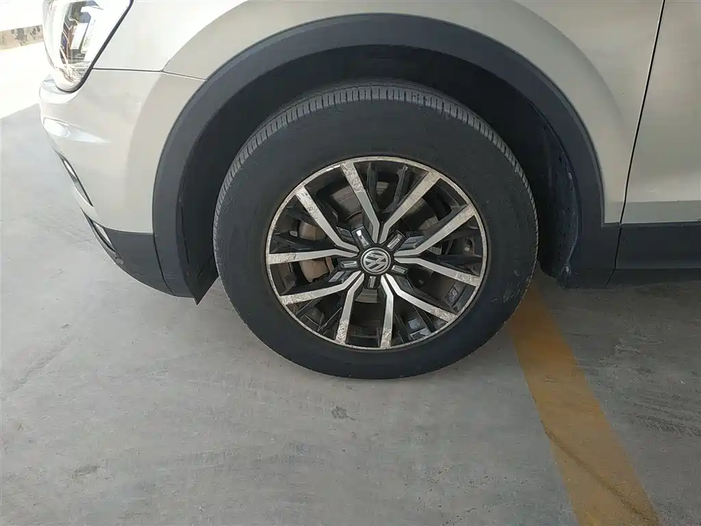 Volkswagen Tiguan L 2018 330TSI Automatic 2WD Luxury Edition фото 23