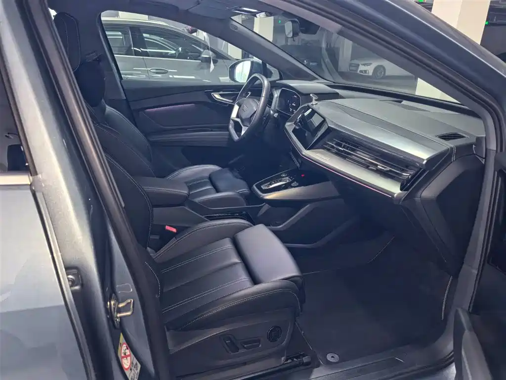 Audi Q4 e-tron 2024 40 e-tron Pioneer Edition фото 9
