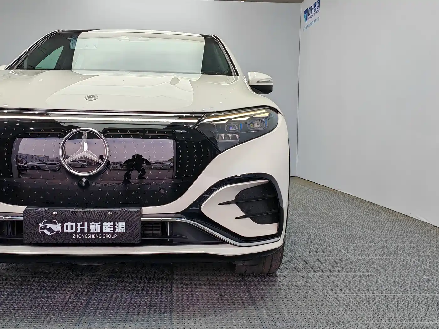 Mercedes-Benz EQS SUV 2023 450 4MATIC Pioneer Edition фото 20