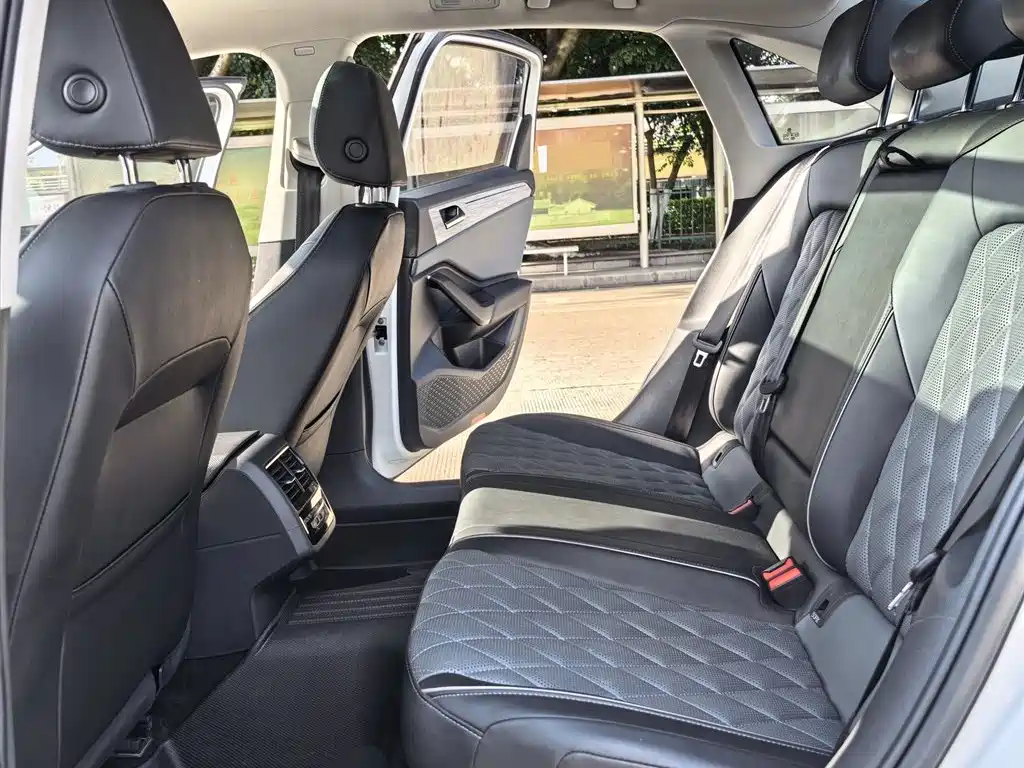 Volkswagen Sagitar 2023 300TSI DSG Surpassing Edition фото 9