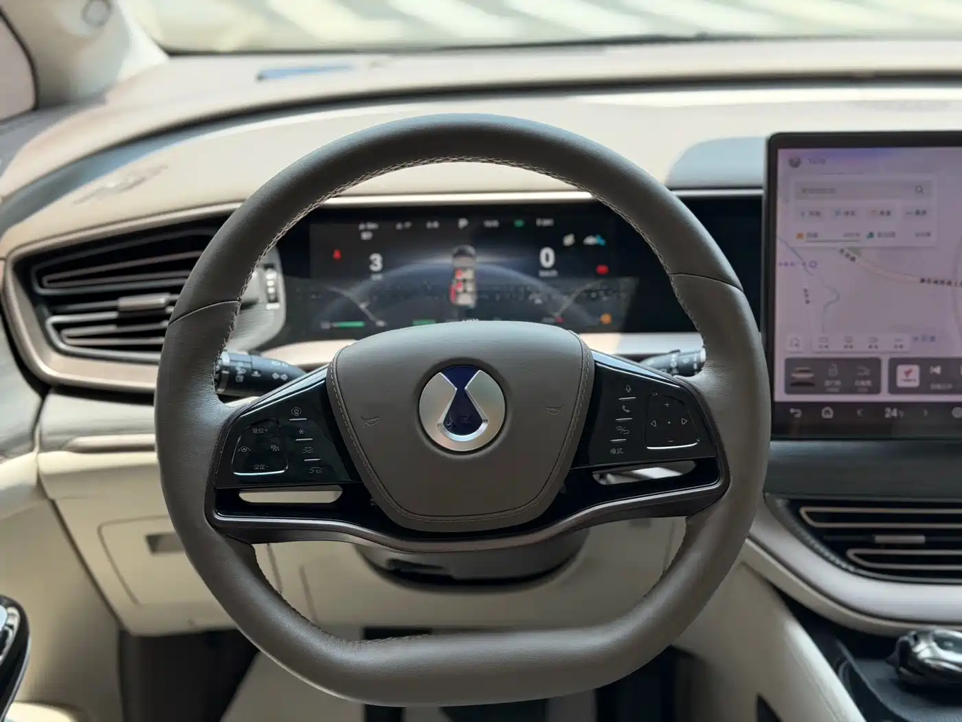 Denza D9 2022 DM-i 970 AWD Flagship фото 8