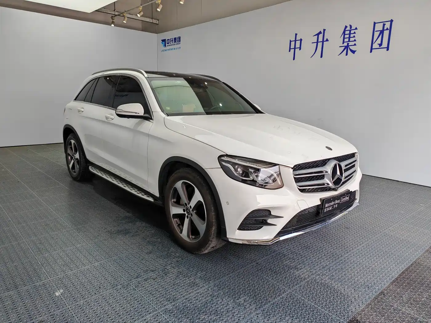 Mercedes-Benz GLC 2017 GLC 260 4MATIC Luxury фото 4