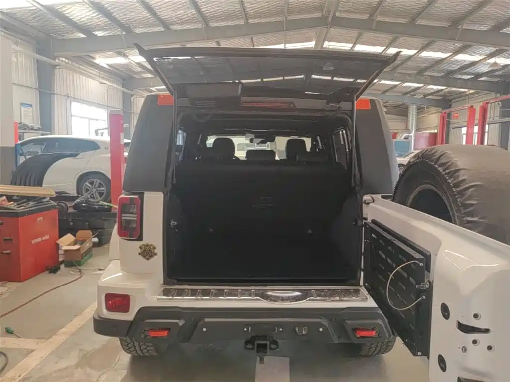 BAIC ORV Beijing Offroad BJ40 2019 PLUS 2.3T Automatic 4WD Luxury Edition China VI фото 15