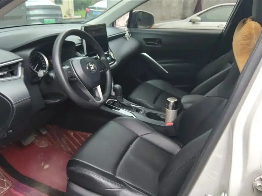 Toyota Frontlander 2022 2.0L CVT Elite фото 9
