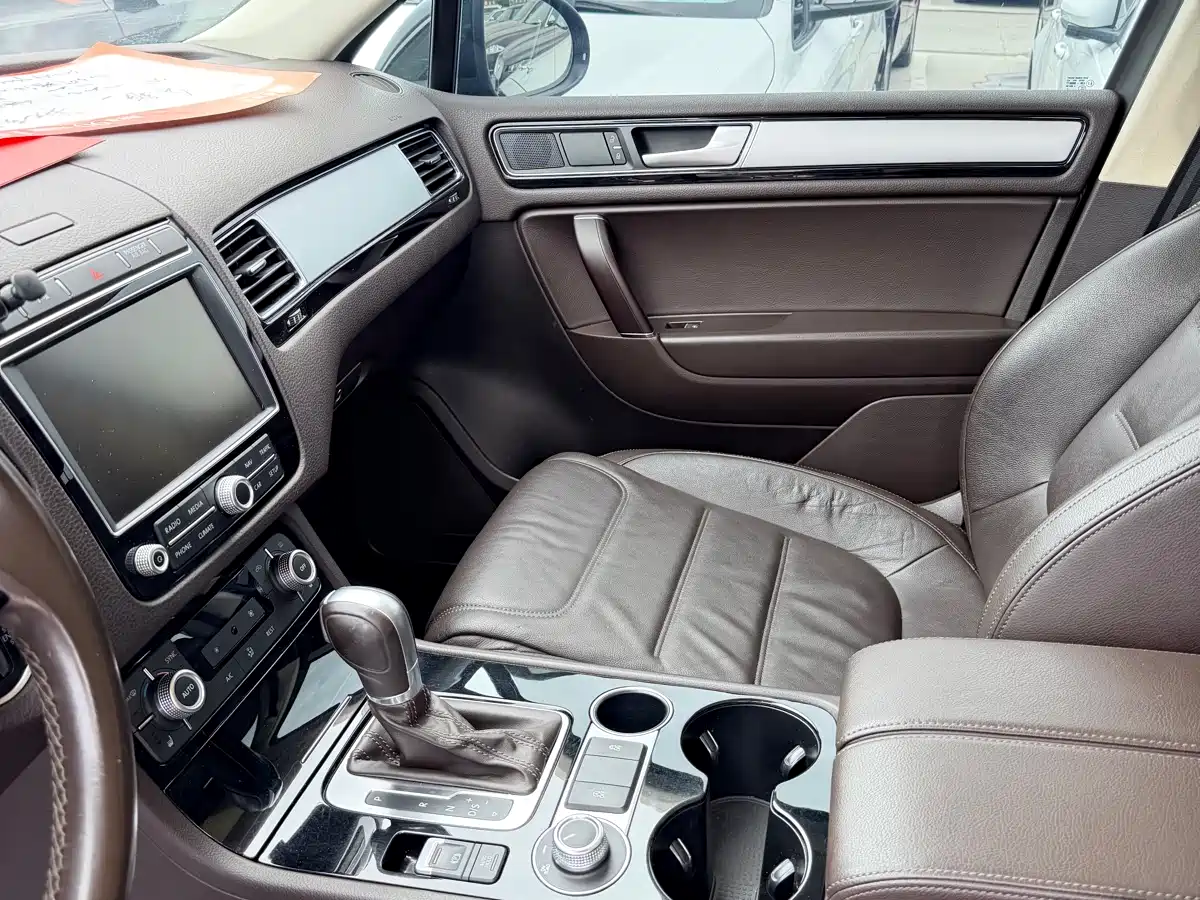 Volkswagen Touareg 2016 3.0TSI Standard фото 11