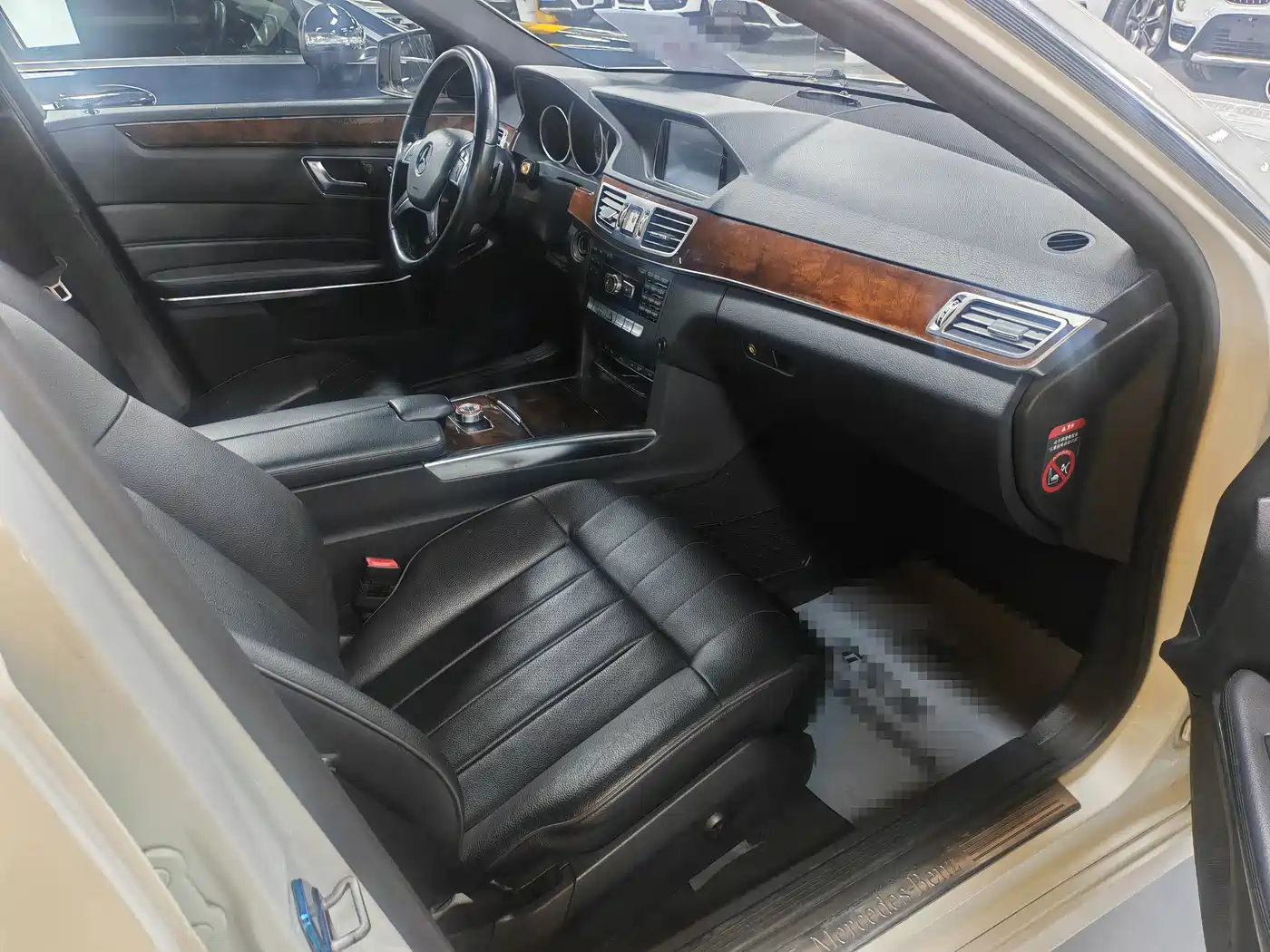 Mercedes-Benz E-Class 2015 E 200 L фото 4