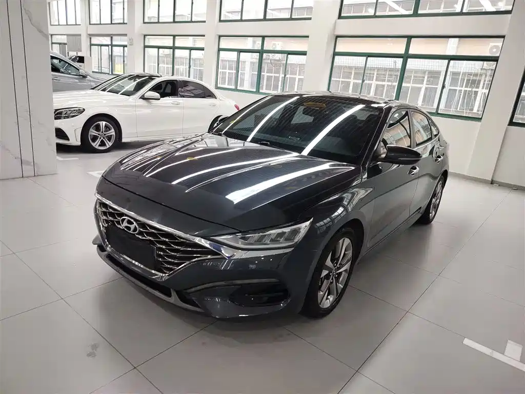 Hyundai Fista 2019 280TGDi Sport Edition China VI фото 2