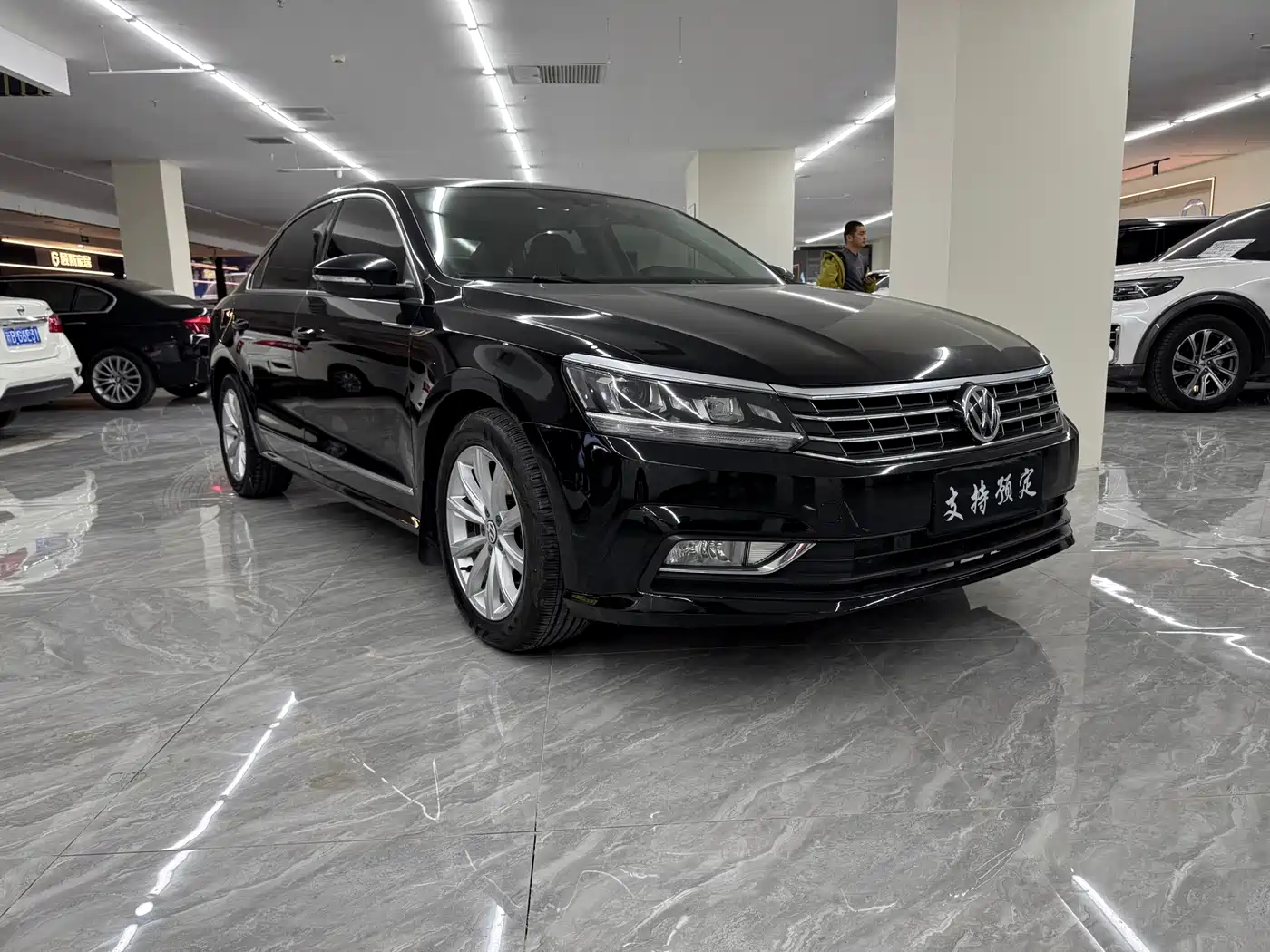 Volkswagen Passat 2017 330TSI DSG Prestige фото 3