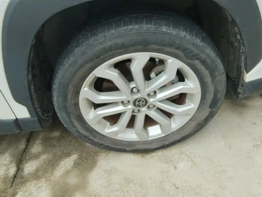 Toyota Frontlander 2022 2.0L CVT Elite фото 6