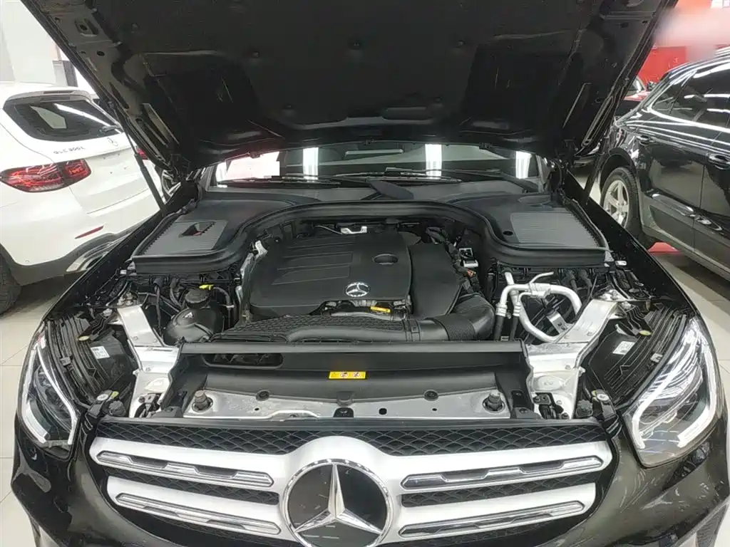MERCEDES-BENZ GLC